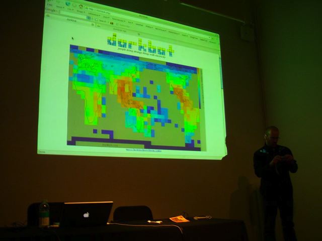 dorkbotnyc030707_1.jpg